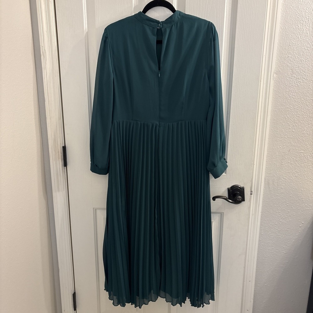 Yumi Women's Dress Floral Embroidered Green Pleated Long Sleeve Midi Size 10 - Picture 5 of 9